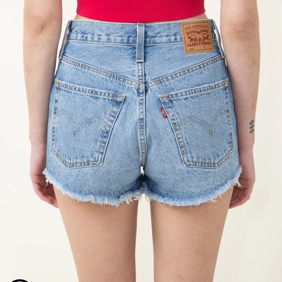 Levi’s 501 High Rise Med Wash Denim Distressed Shorts With Pockets Size 33 NEW - Picture 10 of 11